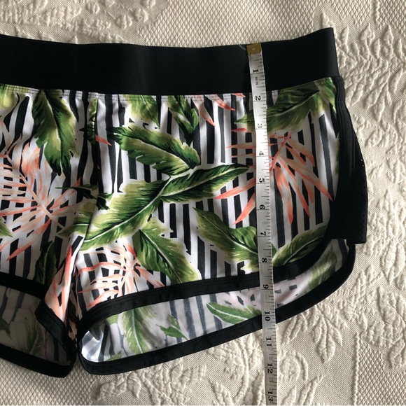 Body Glove Active Pulse Samoa Swim Shorts - athletic activewear shorts - LARGE - Picture 12 of 14